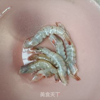 白菜粉丝炖大虾的做法步骤：4