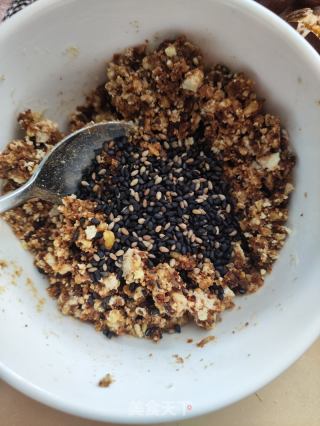 栗蓉红糖芝麻馅糯米饼的做法步骤：3