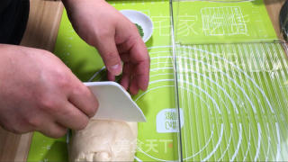 抹茶蜜豆双色吐司，颜色靓丽，暖心又暖胃。的做法步骤：4