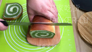 抹茶蜜豆双色吐司，颜色靓丽，暖心又暖胃。的做法步骤：13