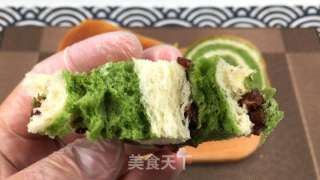 抹茶蜜豆双色吐司，颜色靓丽，暖心又暖胃。的做法步骤：15