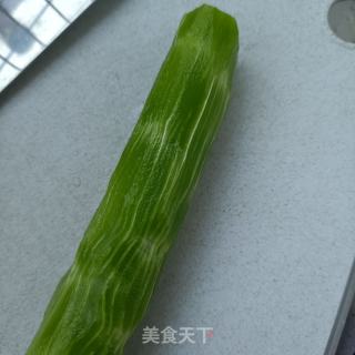 精肉鸡腿菇炒莴笋的做法步骤：1