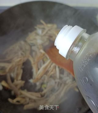 精肉鸡腿菇炒莴笋的做法步骤：11