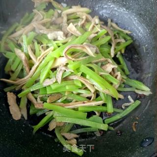 精肉鸡腿菇炒莴笋的做法步骤：14