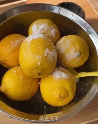 川贝陈皮柠檬膏的做法步骤：1