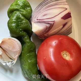 家常烧茄子的做法步骤：1