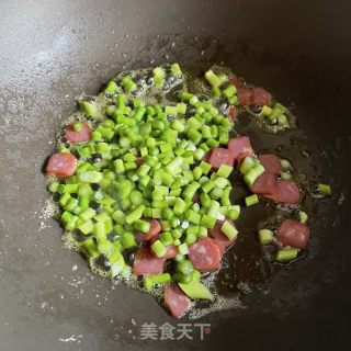 香肠蒜苔炒饭的做法步骤：6