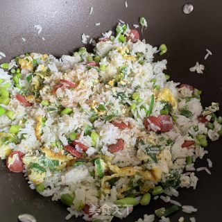 香肠蒜苔炒饭的做法步骤：8