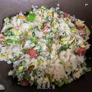 香肠蒜苔炒饭的做法步骤：9