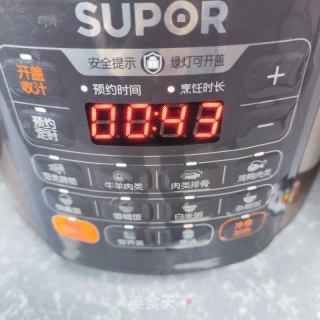 花生莲藕素汤的做法步骤：5