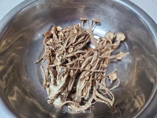 茶树菇炒肉丝的做法步骤：2