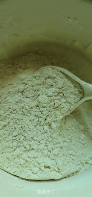 猪肉梅干菜全麦包子的做法步骤：1