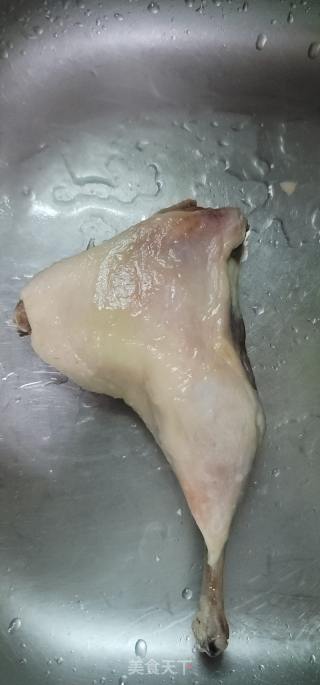 腊鸭腿芥菜汤的做法步骤：1