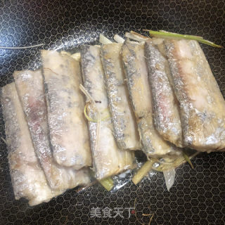 红焖带鱼的做法步骤：5