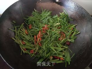 韭菜炒肉丝的做法步骤：6