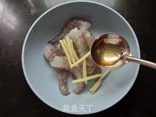 甘蓝虾仁炒面的做法步骤：2