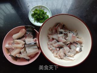 黑鱼片汤的做法步骤：1