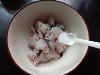 黑鱼片汤的做法步骤：3