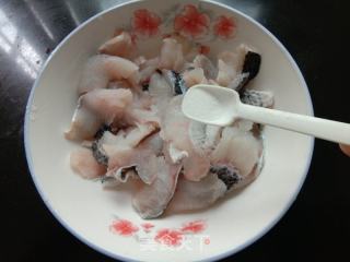 酸菜鱼的做法步骤：4