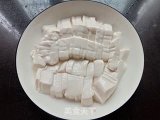 肉酱内脂豆腐的做法步骤：2