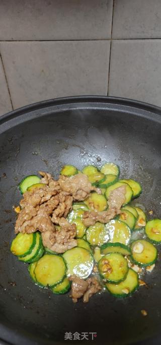 牛肉炒青瓜片的做法步骤：10