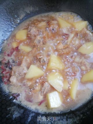土豆烧排骨的做法步骤：7