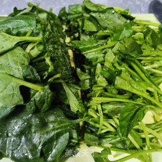 凉拌菠菜的做法步骤：2