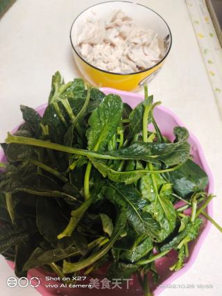 鸡胸肉南瓜菠菜沙拉的做法步骤：1