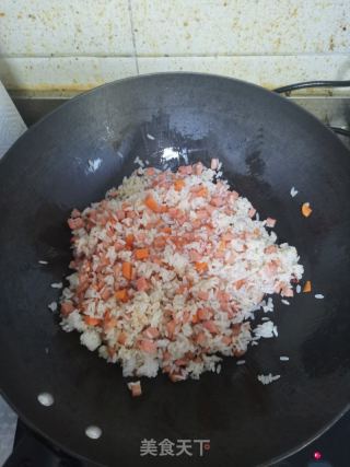 火腿鸡蛋炒饭的做法步骤：5