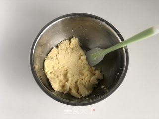 花朵椰蓉面包的做法步骤：2