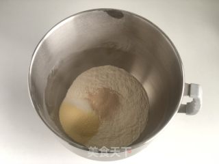花朵椰蓉面包的做法步骤：3