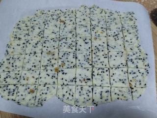 核桃芝麻苏打饼干的做法步骤：9