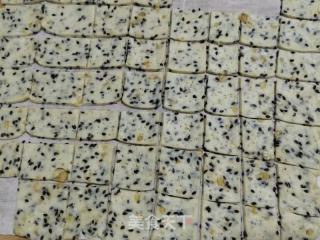 核桃芝麻苏打饼干的做法步骤：10