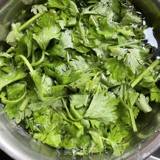 香芹叶全麦鸡蛋饼的做法步骤：1
