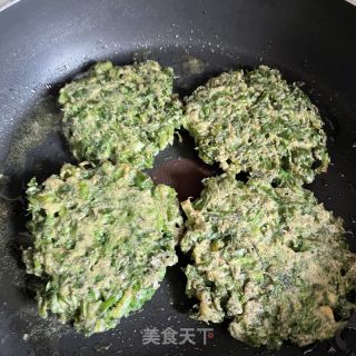 香芹叶全麦鸡蛋饼的做法步骤：6