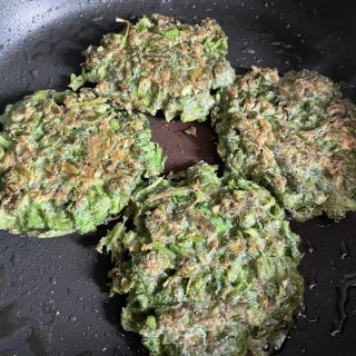 香芹叶全麦鸡蛋饼的做法步骤：7