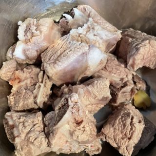 黄玉米莲藕排骨汤的做法步骤：4