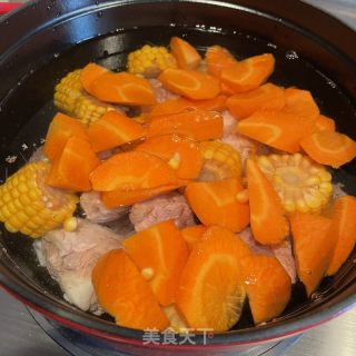 黄玉米莲藕排骨汤的做法步骤：7