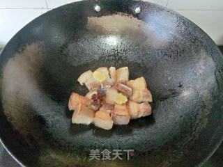 莲子红烧肉的做法步骤：3