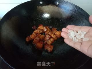 莲子红烧肉的做法步骤：5