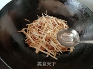 茭白炒肉丝的做法步骤：6