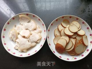 五花肉炒素鸡的做法步骤：1