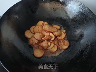 五花肉炒素鸡的做法步骤：4