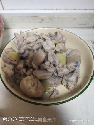 鸡肉红烧腐竹的做法步骤：1