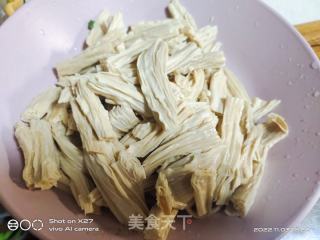 鸡肉红烧腐竹的做法步骤：3