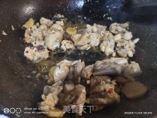 鸡肉红烧腐竹的做法步骤：5