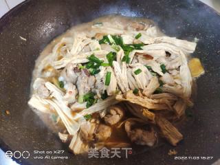 鸡肉红烧腐竹的做法步骤：7