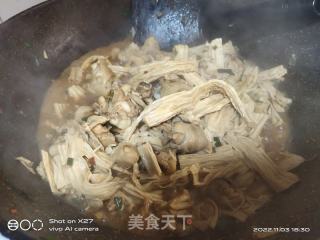 鸡肉红烧腐竹的做法步骤：8