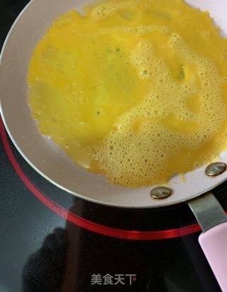 香腸肉松雙色雞蛋卷的做法步骤：4
