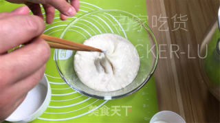 波兰种小餐包，松软拉丝，奶香味十足，配杯热牛奶，暖心又暖胃。的做法步骤：2